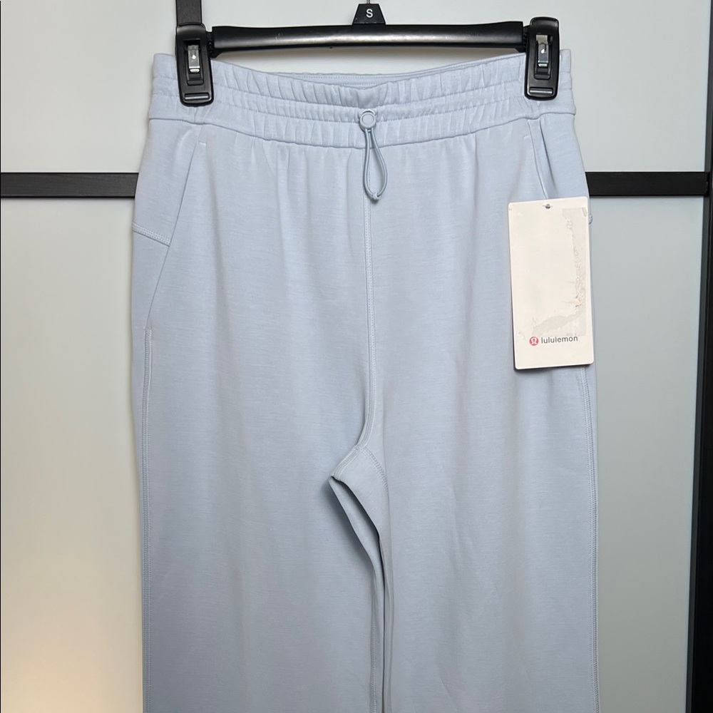 NWT Lululemon Softstreme High-Rise Pant *Short